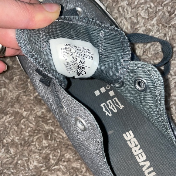 Converse - Picture 2 of 4